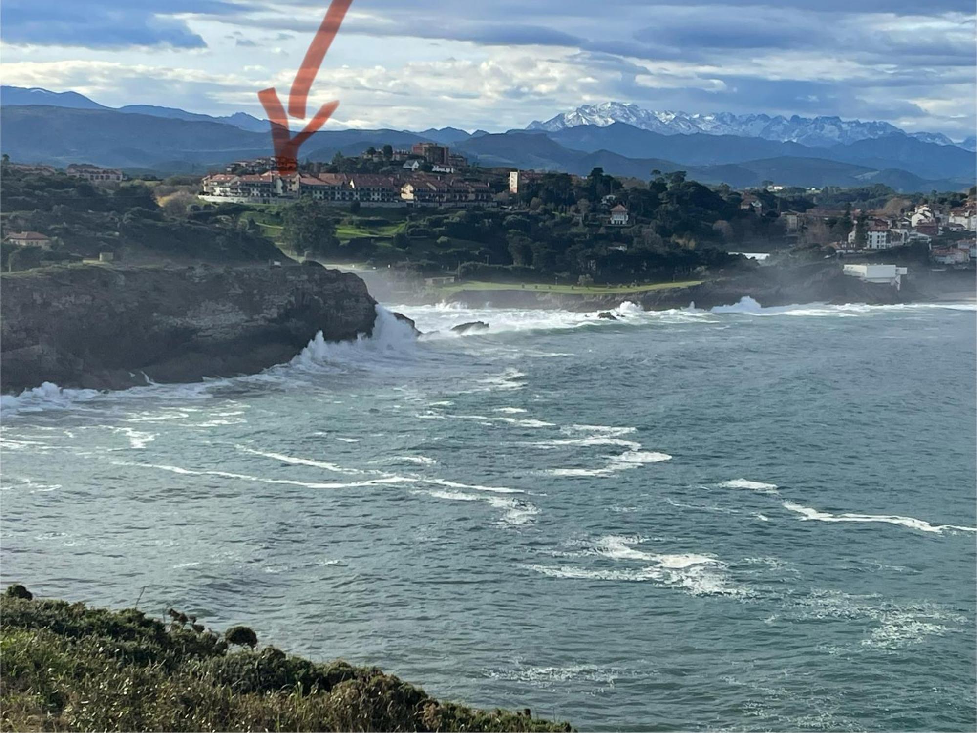 Апартаменты Bonito Duplex Con Vistas Al Mar Комильяс Экстерьер фото