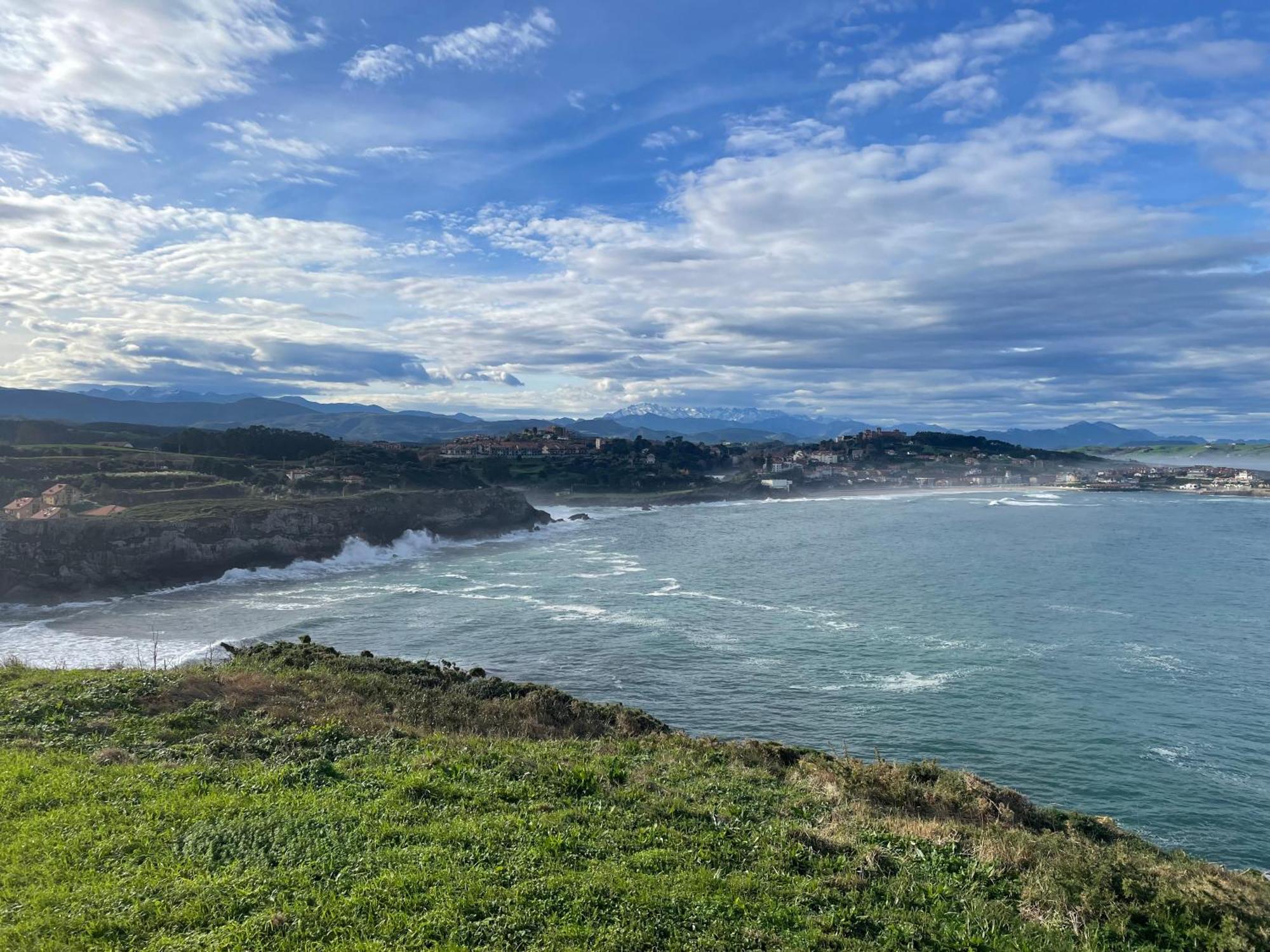 Апартаменты Bonito Duplex Con Vistas Al Mar Комильяс Экстерьер фото